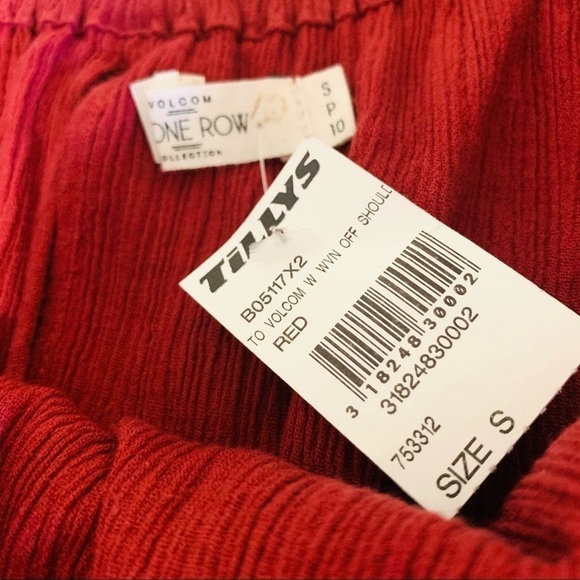 NWT VOLCOM Stone Row Flyaway Festival red blouse S - Picture 8 of 9